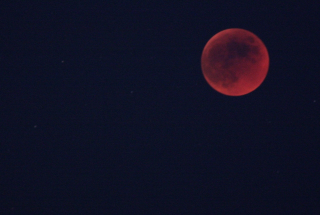 Eclisse Totale Centrale di Luna